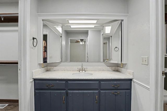 2112 Bentham Place, Yukon, OK 73099