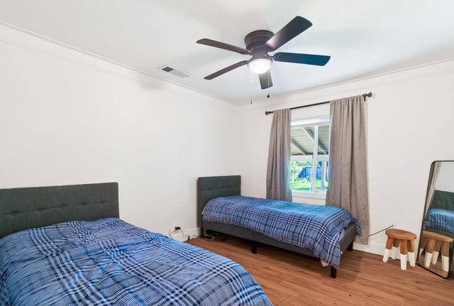 1005 Gold Street, Redding, CA 96001