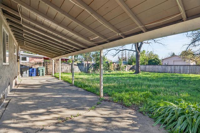 1005 Gold Street, Redding, CA 96001