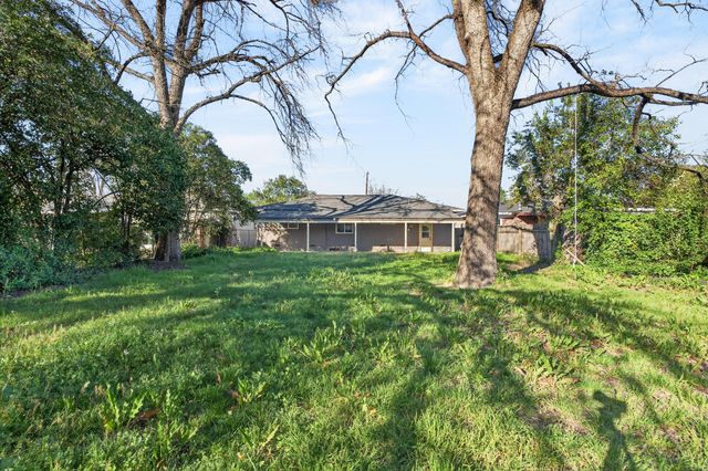 1005 Gold Street, Redding, CA 96001