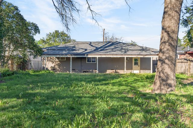 1005 Gold Street, Redding, CA 96001