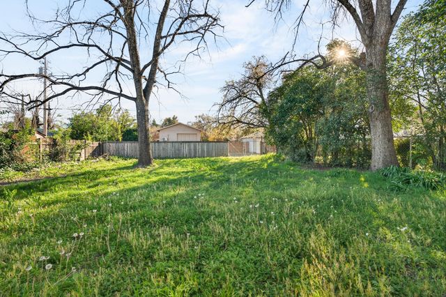 1005 Gold Street, Redding, CA 96001