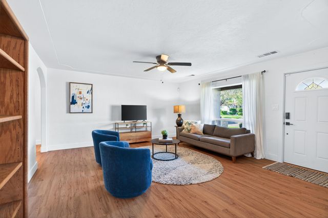 1005 Gold Street, Redding, CA 96001