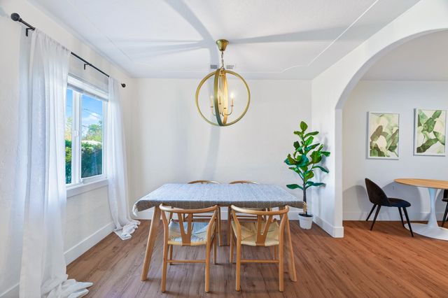 1005 Gold Street, Redding, CA 96001