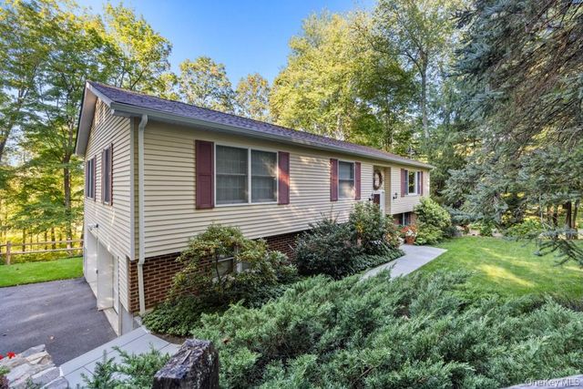 8 Debbie Lane, Cross River, NY 10518