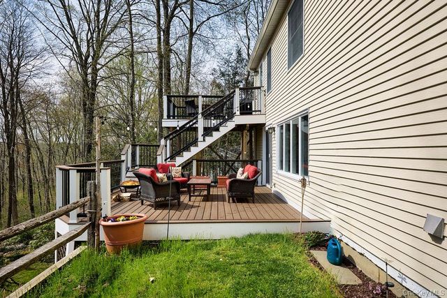 8 Debbie Lane, Cross River, NY 10518