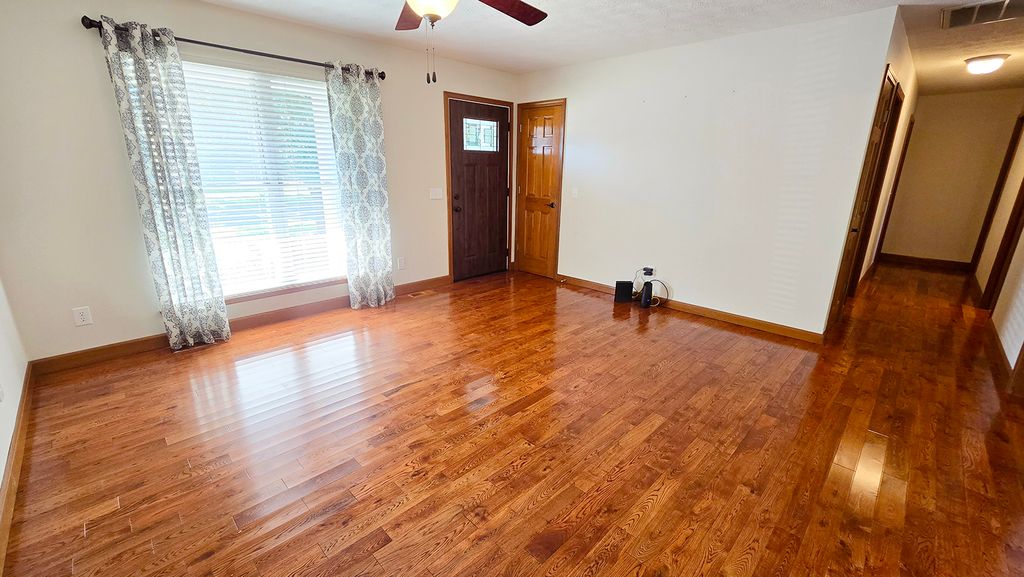 Image 18 of property listing at 431 Easthaven Drive, Centralia, IL 62801