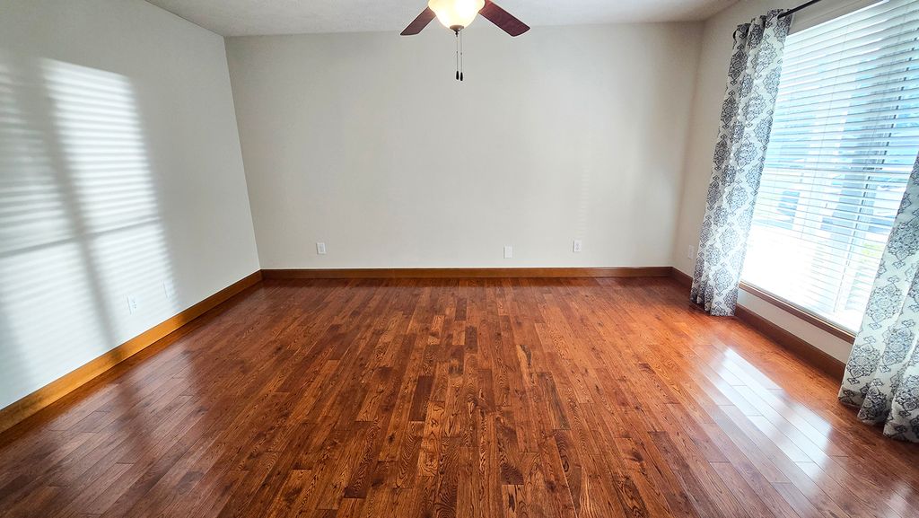 Image 21 of property listing at 431 Easthaven Drive, Centralia, IL 62801