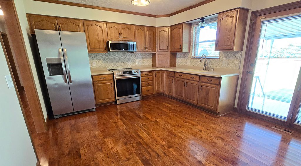 Image 23 of property listing at 431 Easthaven Drive, Centralia, IL 62801