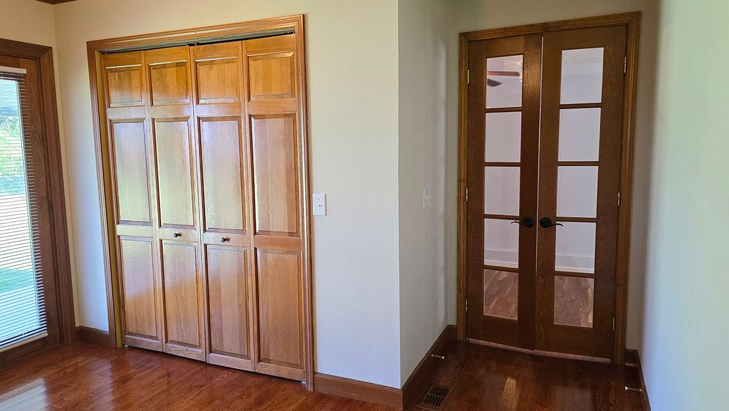 Image 27 of property listing at 431 Easthaven Drive, Centralia, IL 62801