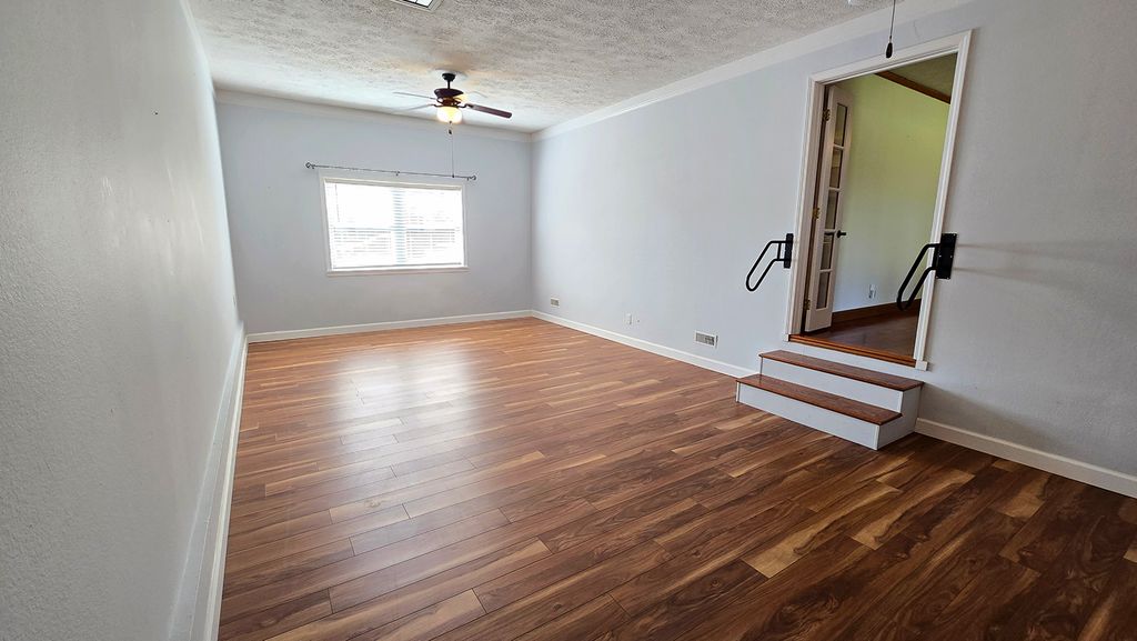 Image 30 of property listing at 431 Easthaven Drive, Centralia, IL 62801