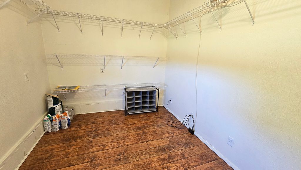 Image 38 of property listing at 431 Easthaven Drive, Centralia, IL 62801