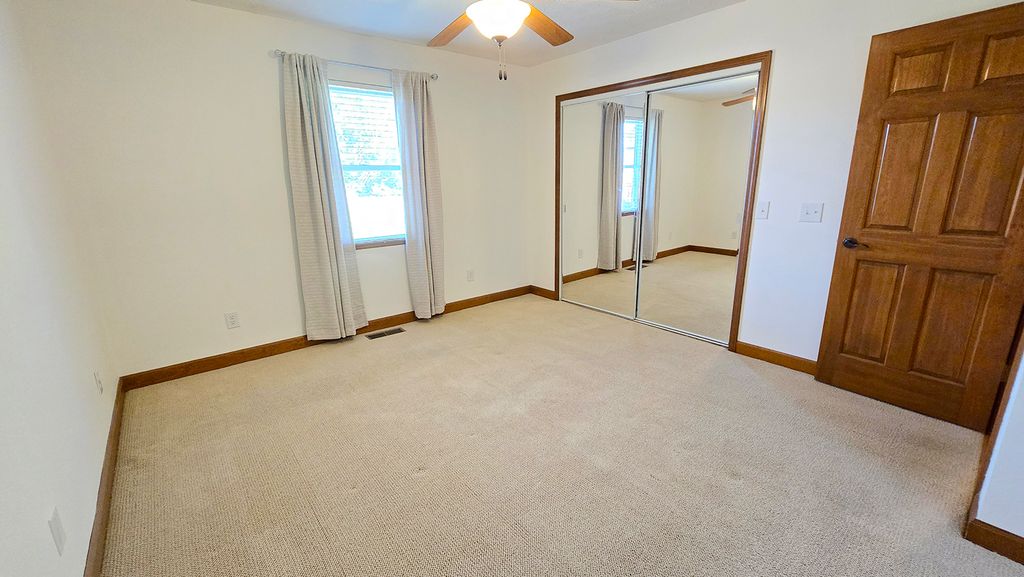 Image 41 of property listing at 431 Easthaven Drive, Centralia, IL 62801
