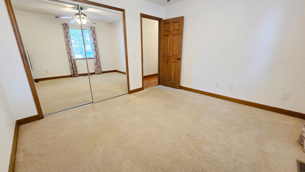 Image 42 of property listing at 431 Easthaven Drive, Centralia, IL 62801