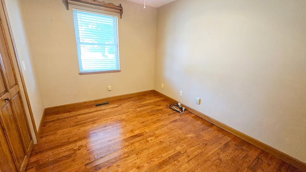 Image 45 of property listing at 431 Easthaven Drive, Centralia, IL 62801