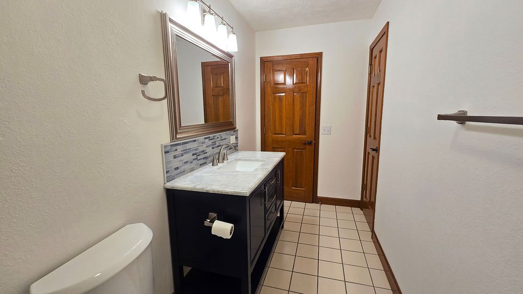 Image 48 of property listing at 431 Easthaven Drive, Centralia, IL 62801