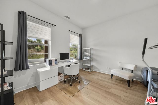 2501 Presley Court, Camarillo, CA 93012