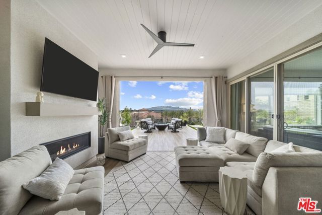 2501 Presley Court, Camarillo, CA 93012