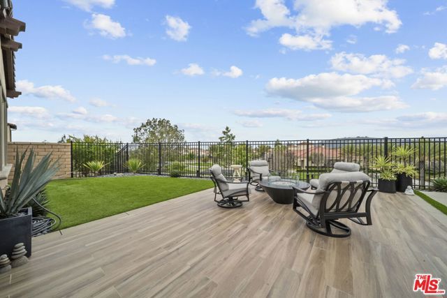 2501 Presley Court, Camarillo, CA 93012