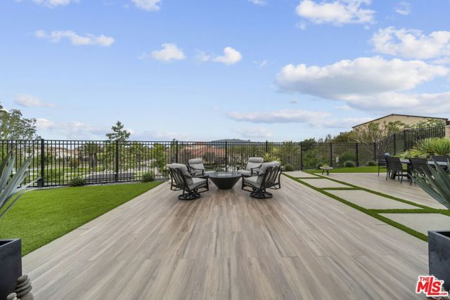 2501 Presley Court, Camarillo, CA 93012