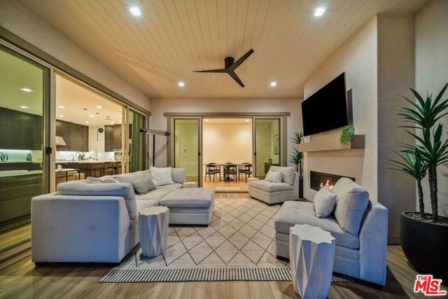 2501 Presley Court, Camarillo, CA 93012