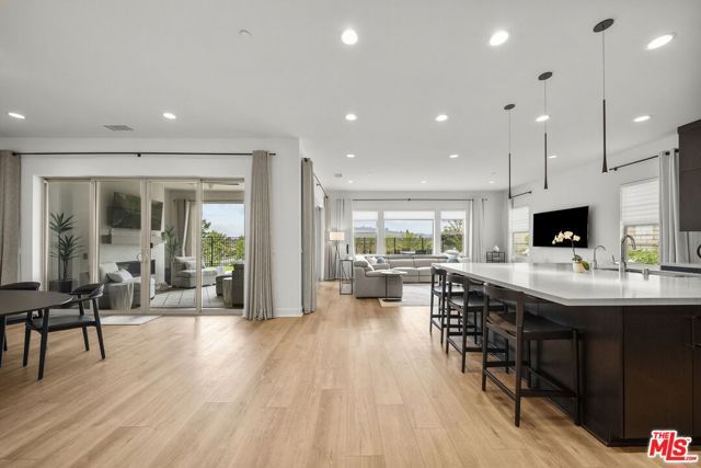 2501 Presley Court, Camarillo, CA 93012