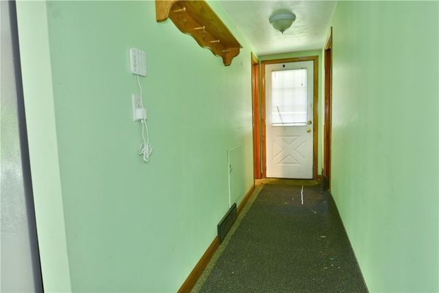 184 Mcclain Ln, New Castle, PA 16105