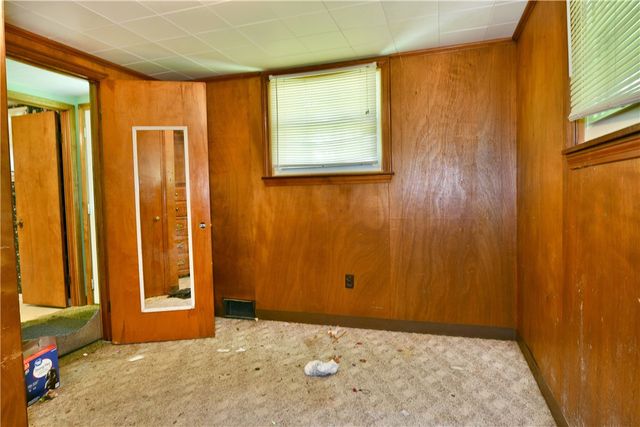 184 Mcclain Ln, New Castle, PA 16105
