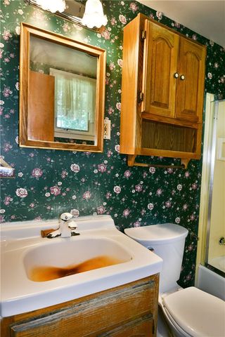 184 Mcclain Ln, New Castle, PA 16105