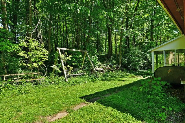 184 Mcclain Ln, New Castle, PA 16105