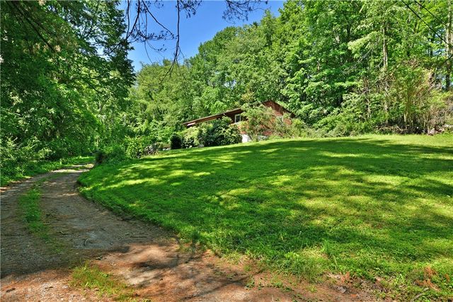 184 Mcclain Ln, New Castle, PA 16105