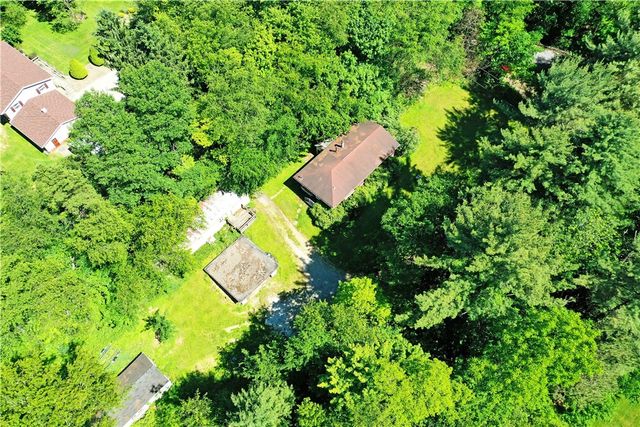 184 Mcclain Ln, New Castle, PA 16105