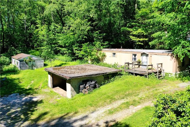 184 Mcclain Ln, New Castle, PA 16105