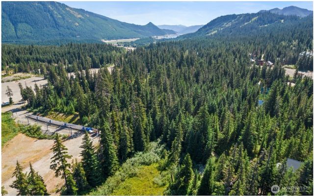 13 Snoqualmie Village Drive, Snoqualmie Pass, WA 98068