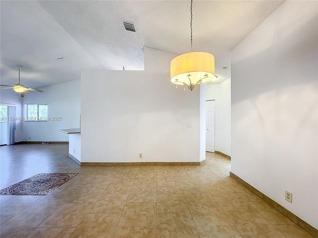 20 Via De Casas Sur 202, Boynton Beach, FL 33426