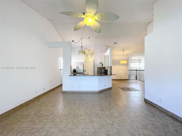 20 Via De Casas Sur 202, Boynton Beach, FL 33426