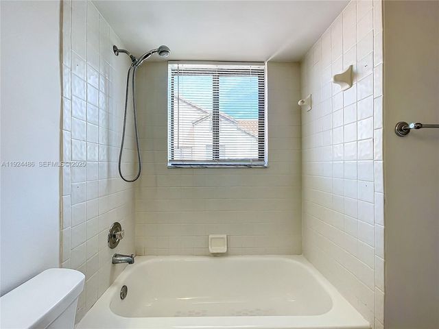 20 Via De Casas Sur 202, Boynton Beach, FL 33426