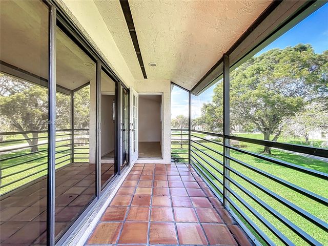 20 Via De Casas Sur 202, Boynton Beach, FL 33426