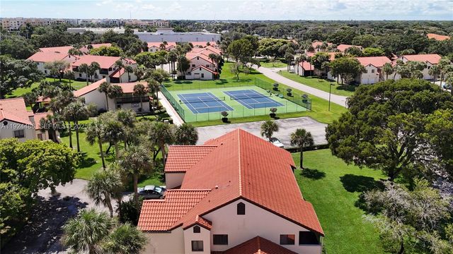 20 Via De Casas Sur 202, Boynton Beach, FL 33426