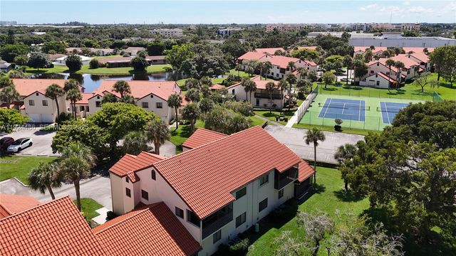 20 Via De Casas Sur 202, Boynton Beach, FL 33426