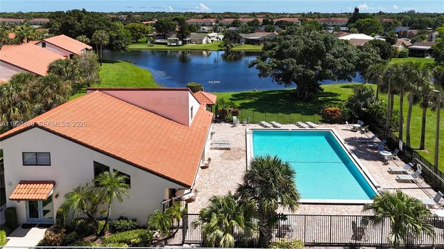 20 Via De Casas Sur 202, Boynton Beach, FL 33426