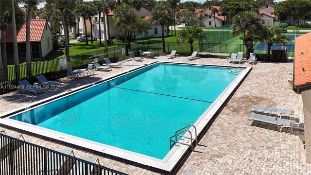 20 Via De Casas Sur 202, Boynton Beach, FL 33426