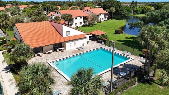 20 Via De Casas Sur 202, Boynton Beach, FL 33426