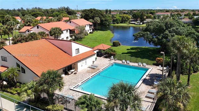 20 Via De Casas Sur 202, Boynton Beach, FL 33426