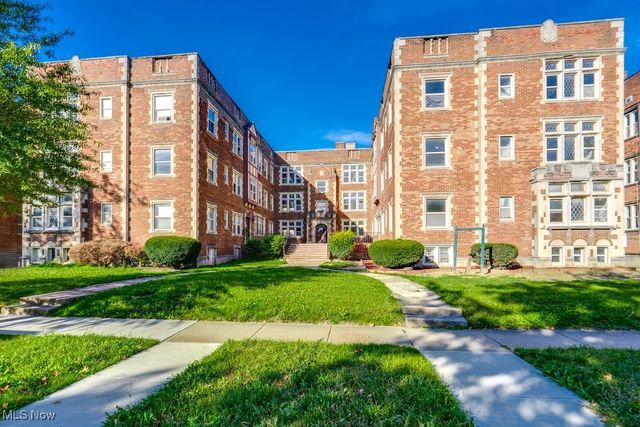 2828 S Moreland Boulevard, Cleveland, OH 44120