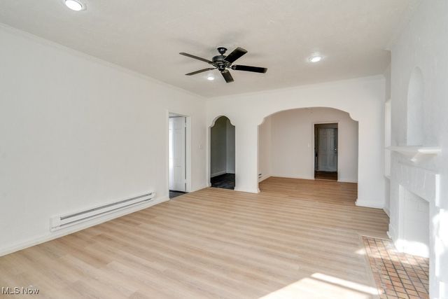 2828 S Moreland Boulevard, Cleveland, OH 44120