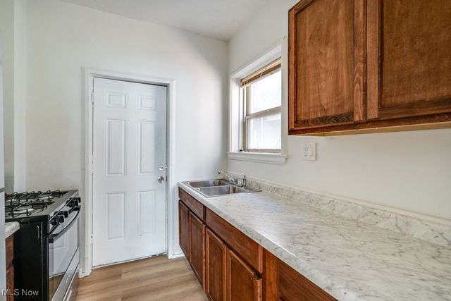 2828 S Moreland Boulevard, Cleveland, OH 44120