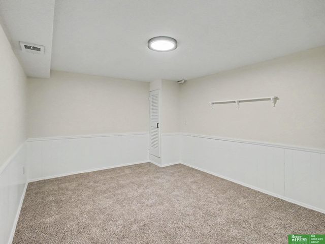 2042 N 69th Street, Omaha, NE 68104