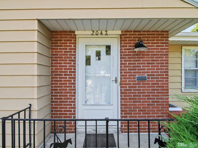 2042 N 69th Street, Omaha, NE 68104