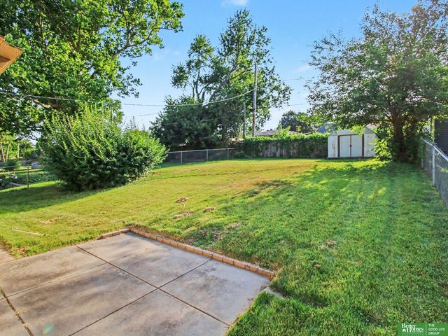 2042 N 69th Street, Omaha, NE 68104